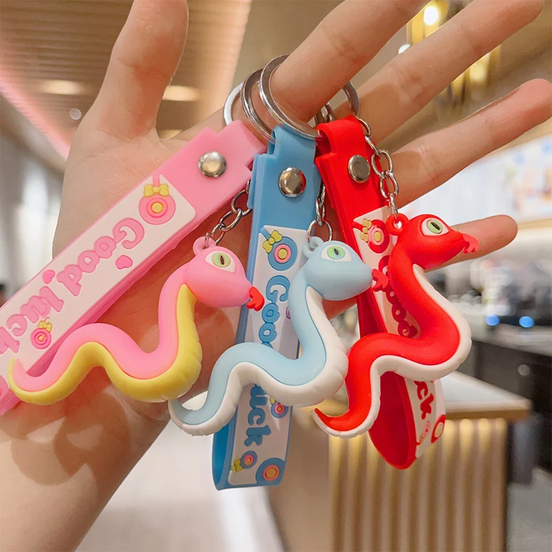 Брелок с подвеской в виде змеи на Новый год подарок ювелирные изделия рюкзак