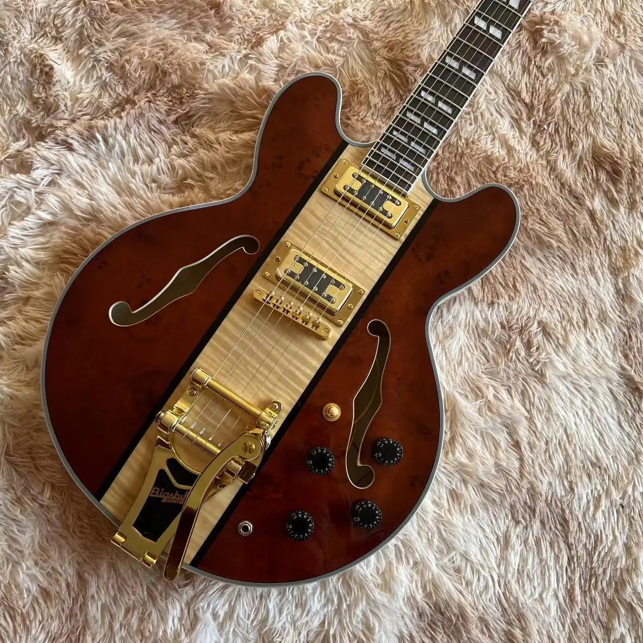 

Semi-hollow body Jazz Electric Guitar vibrato system Rosewood fingerboard