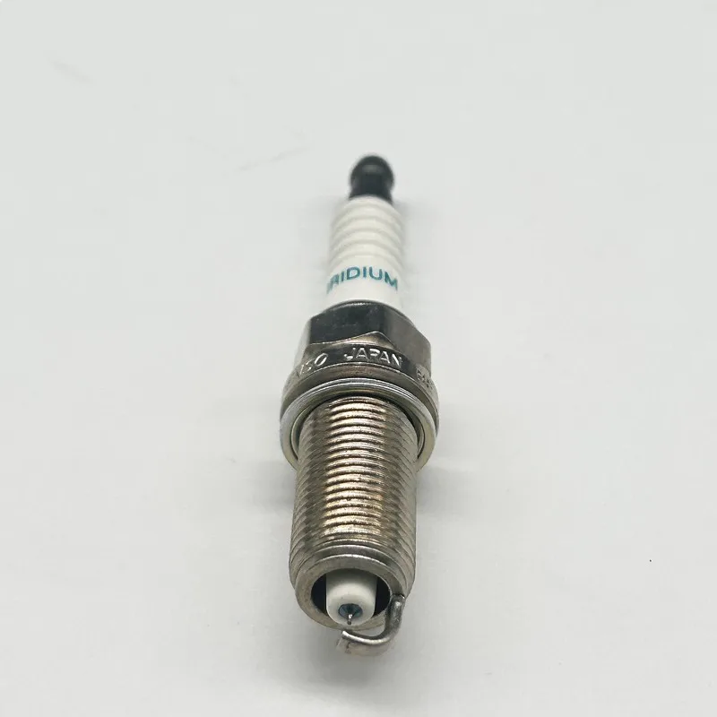 Фото Иридиевые свечи зажигания 90919-01247 для двигателей Toyota 2GR, 3GR, 5GR, 1NZ объемом 1.5 л №2