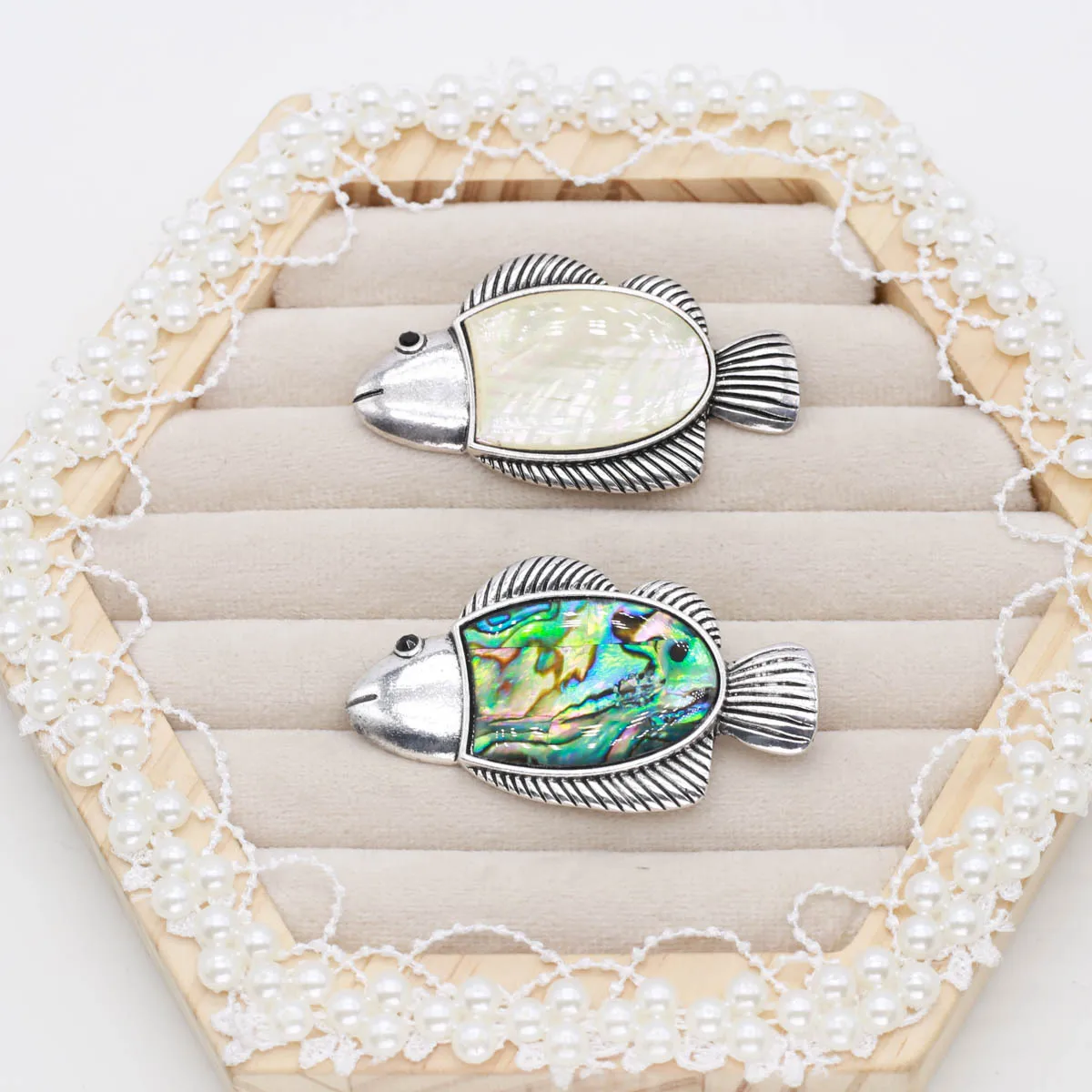 popular sea fish brooch pin pendant in Europe and America dual-purpose New Zealand abalone shell white ab
