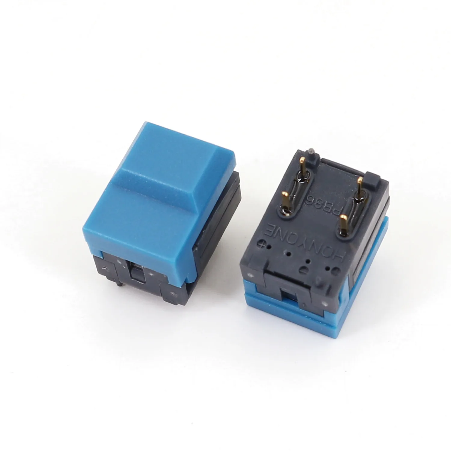 

Переключатели PB86-A0 пластиковые 10 шт