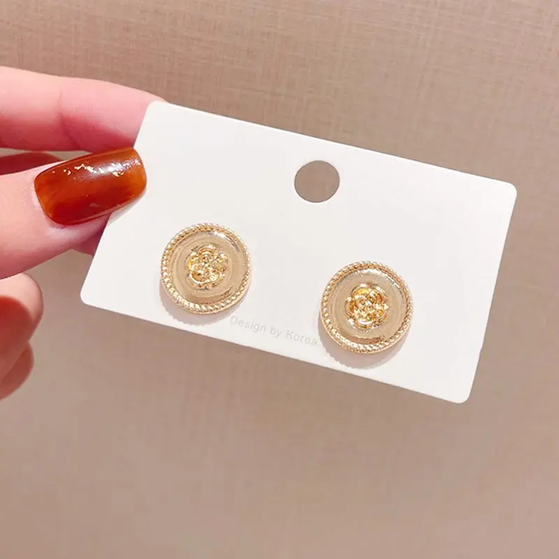 

French Style Golden Coin Flower Earrings for Women Simple Metal Carve Rose Stud Earring Female Party Jewelry Dropshipping