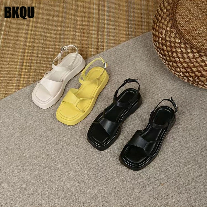 

Chunky Women Sandals 2022 New Summer Thick Bottom Ladies Flats Platform Narrow Band Female Fashion Buckle Strap Shoes Square Toe