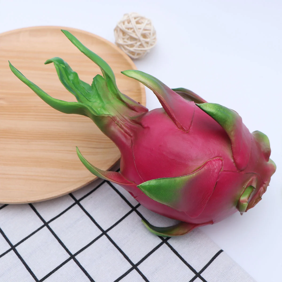 

1Pc Dragon Fruit Model Creative Simulation Fruit Model for Home Hotel
