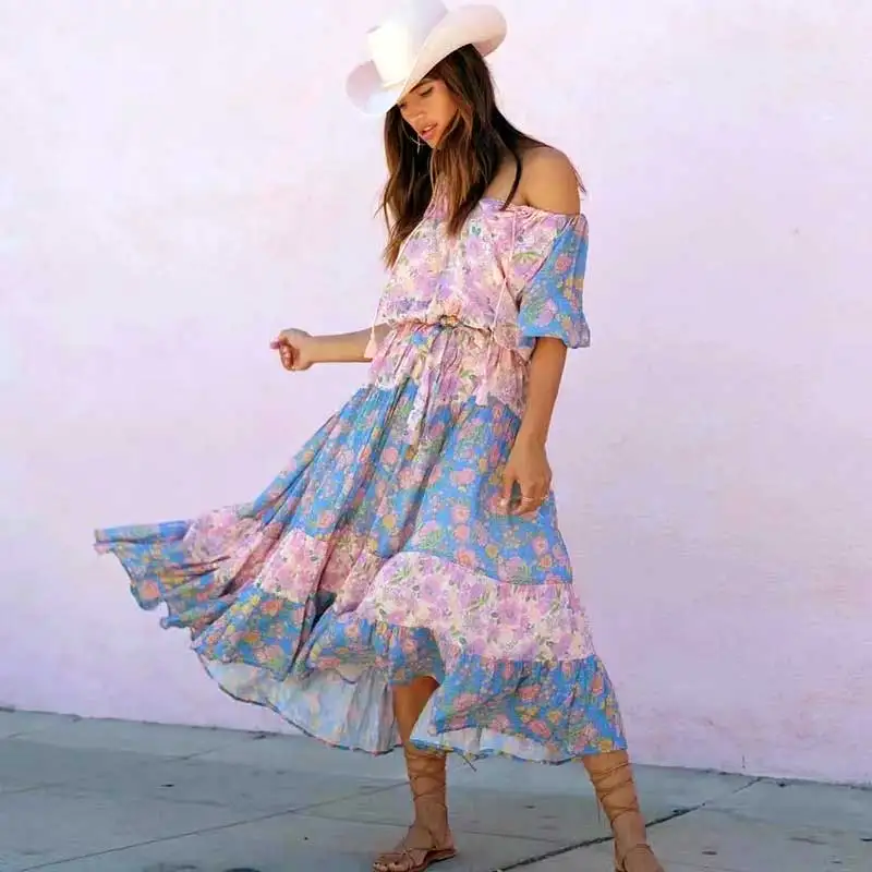 

Платье-макси с цветочным принтом, V-образным вырезом и многоярусным принтом