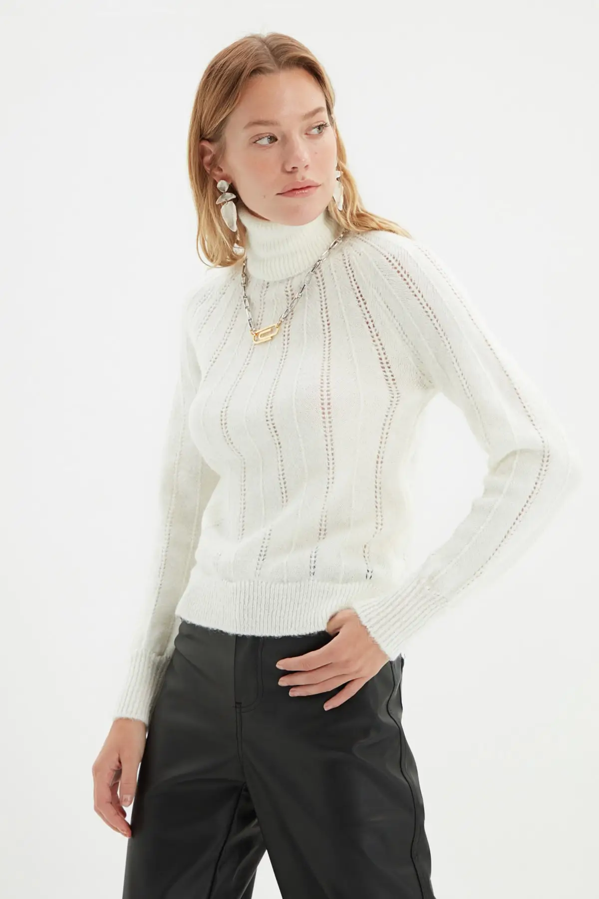 

Raw white Turtleneck Knitwear Sweater