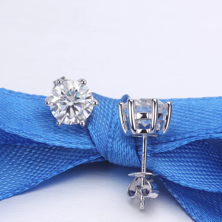 Серьги-гвоздики женские из серебра 925 пробы с цирконом 1 карат