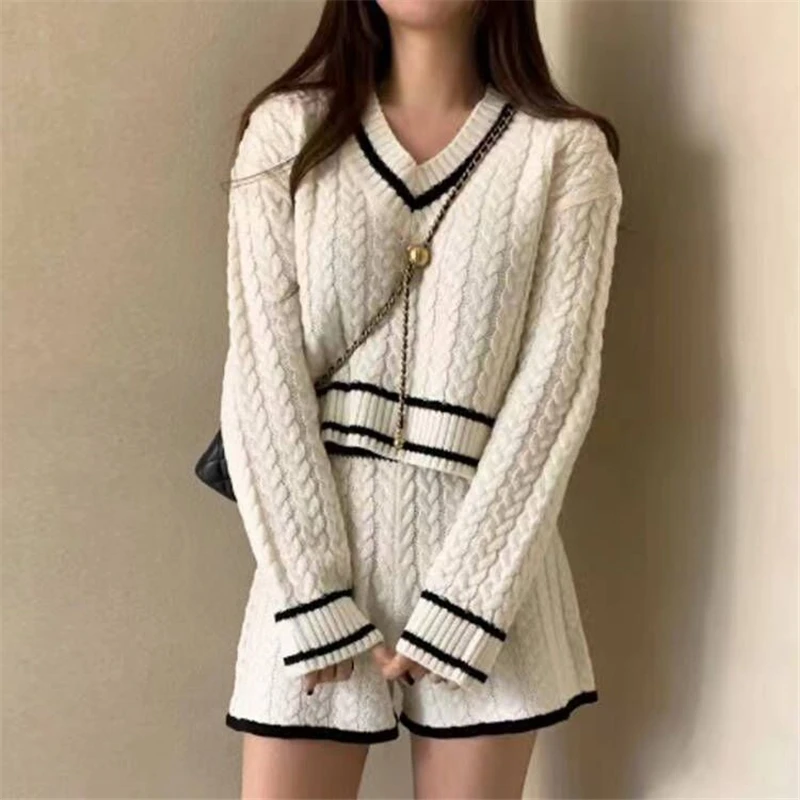 

V-neck Long Sleeve Women Knit Sweater Pullover + Shorts Two-piece Suit Women's New Autumn Korean Gentle Fashion Casual Clothing