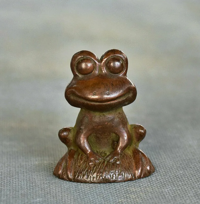 

Old Chinese Red Copper Feng Shui Animal common pond frog Statue Sculpture