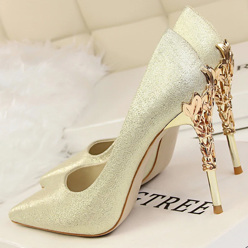 

Metal Carved Thin Heel High Heels Pumps Women Shoes 2020 Sexy Pointed Toe Ladies Shoes Fashion Candy Colors Wedding Shoes Woman