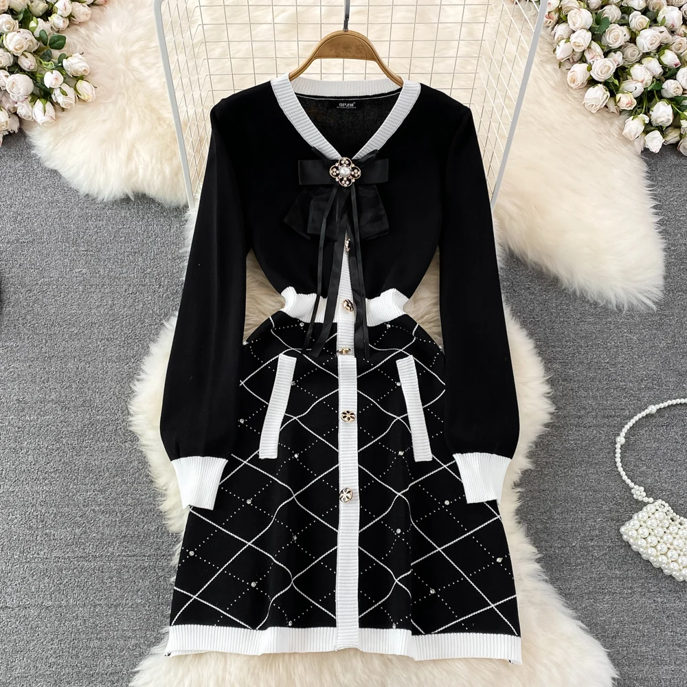 

Женское трикотажное платье-свитер Amolapha, однобортное короткое платье с длинным рукавом, V-образным вырезом, бантом и стразами, 2022