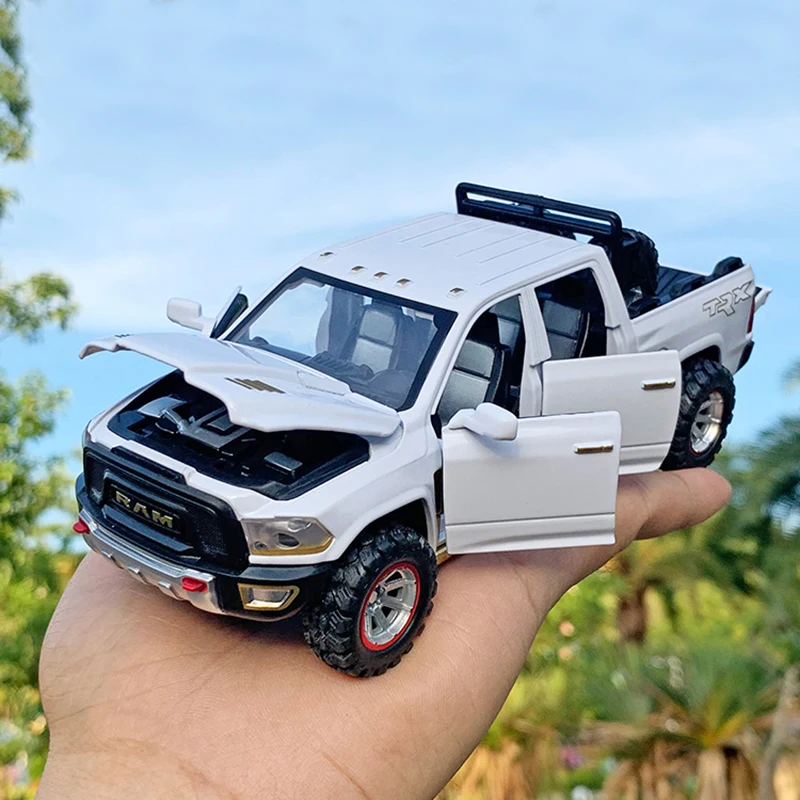 Модель автомобиля Dodge Ram TRX