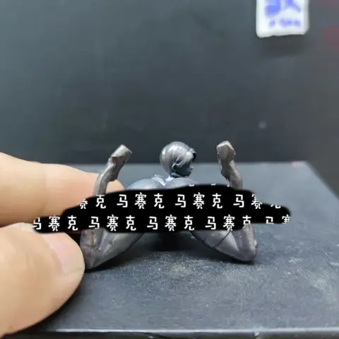 Медная статуэтка аниме девушки