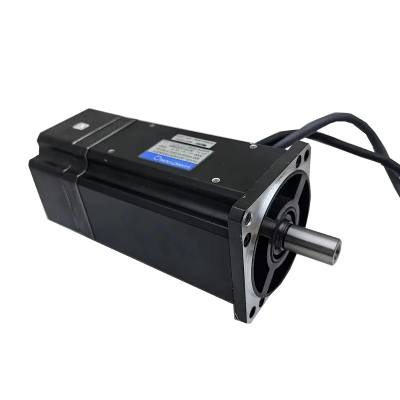 Фото Б/у оригинальный серводвигатель Sanyo Denki Q2AA08100DXZ2A для ПЛК-контроллера. №3