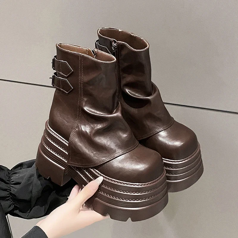 Женские мотоциклетные ботинки на массивном каблуке 10 см осенние кожаные
