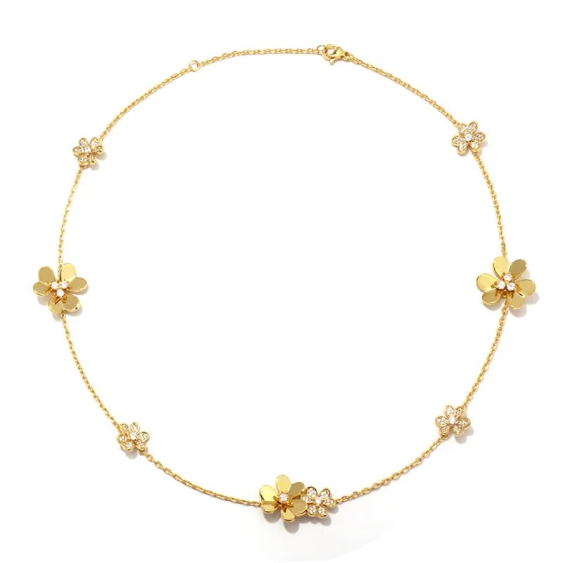 Fashion Necklace Personality Romantic Exquisite Lucky Clover Shape Jewelry Gift for Girlfriend