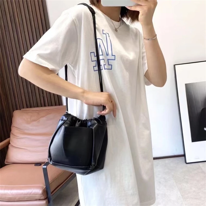 

AJIL SANDEE 2022 new luxury designer handbag canvas sheepskin bucket bag ladies shoulder bag leather bag diagonal shoulder bag