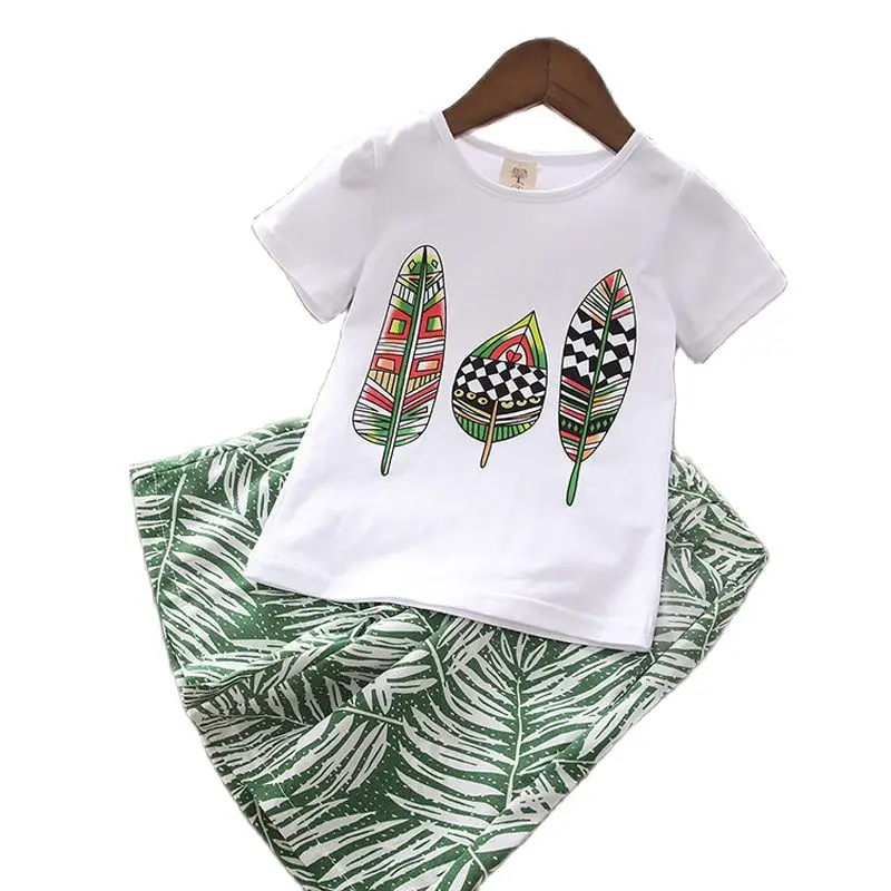 

Летняя одежда для маленьких девочек, комплект, хлопковый топ с принтом листьев + шорты с широкими штанинами, повседневные комплекты для дево...