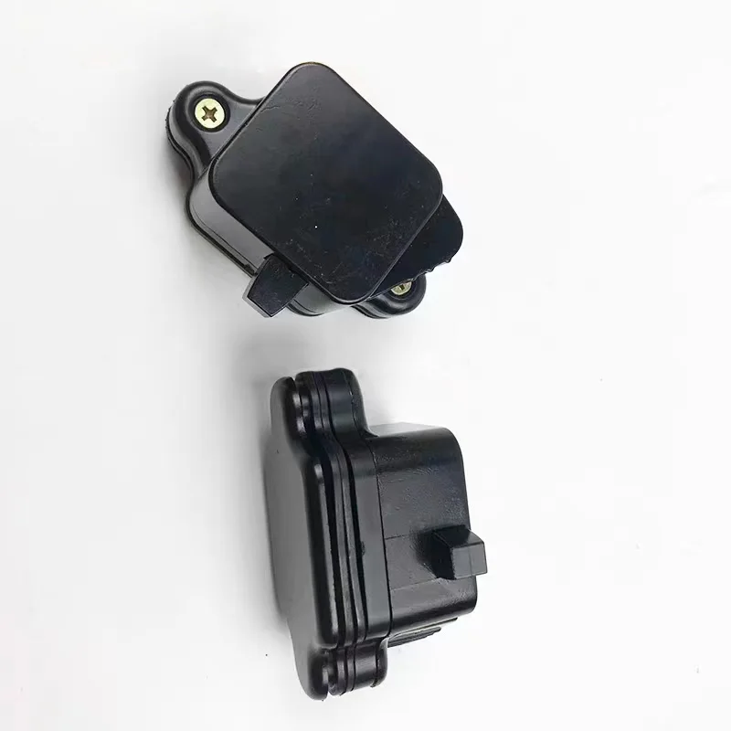 

Excavator cab window glass buckle lock buckle Excavator accessories suitable for modern R60 150 215 225 335 375-9