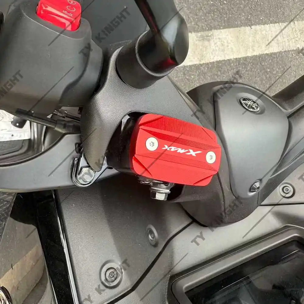Фото Аксессуары для модификации Yamaha Xmax250/125/300/400 2018-2026 годов выпуска: крышка тормозного насоса, крышка бачка тормозной жидкости, крышка масляного бака, крышка масляной емкости. №4