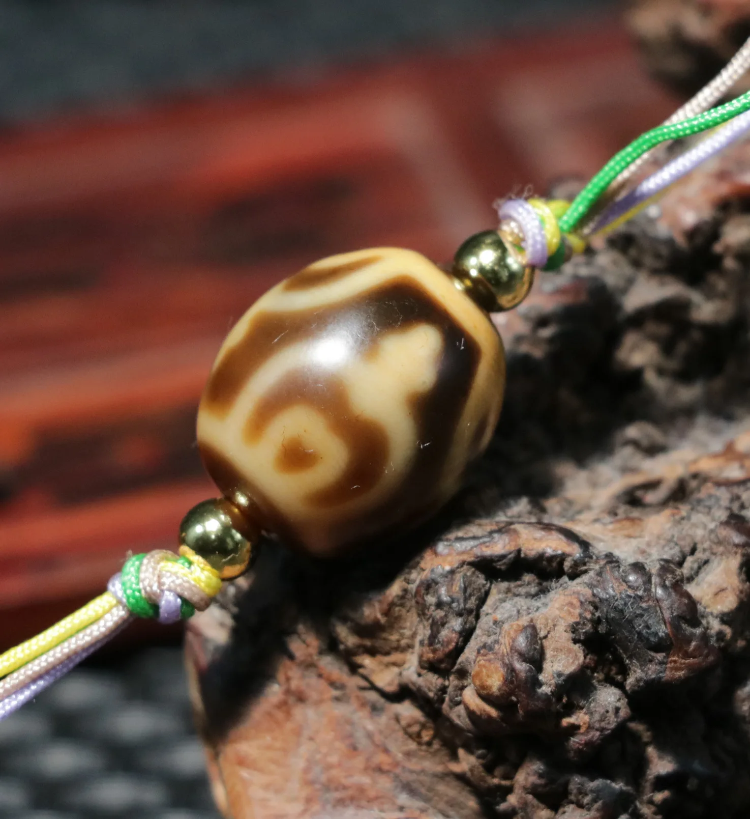 

Energy Tibetan Top Old Agate Ivory Color Treasure Bottle Daluo dZi Bead Totem 4A For Jewelry UPD0623A12