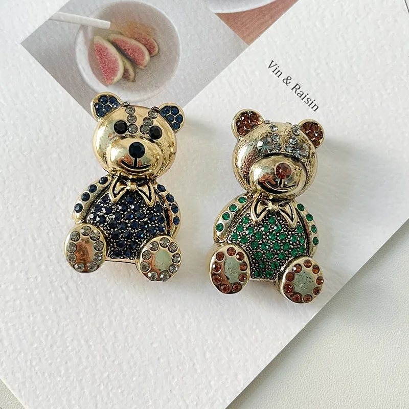 

Korean Rhinestone Crystal Bear Brooch Cartoon Animal Corsage Lapel Pins Sweater Suit Collar Pin Badge Brooches for Women Jewelry
