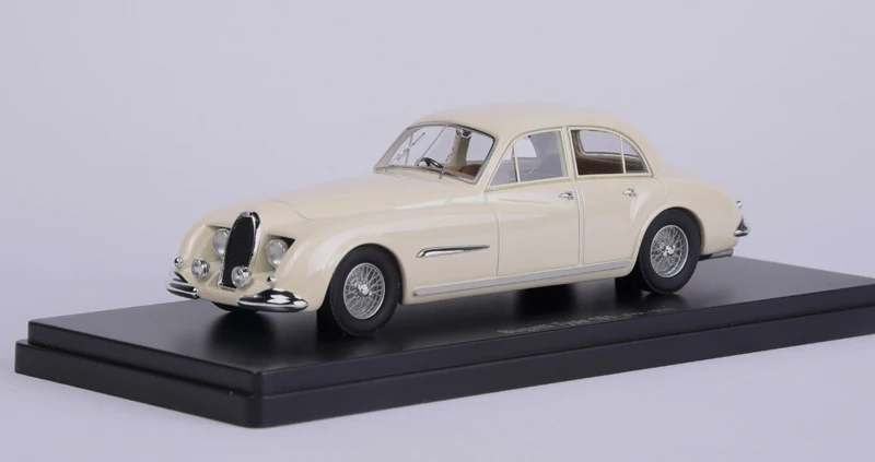 

AutoCult 1:43 Bugatti Type 101 Classic Car 1951 Car Model Limited Edition Resin Metal Static Car Model Toy Gift