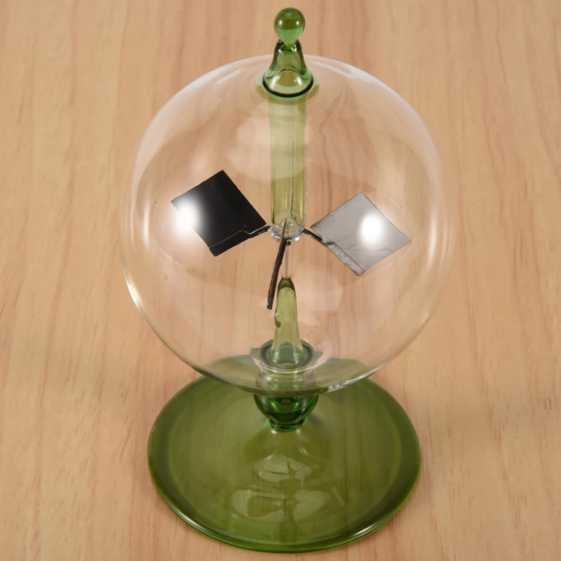 Зеленый радиометр на солнечной энергии вращающиеся лопасти ветряная мельница