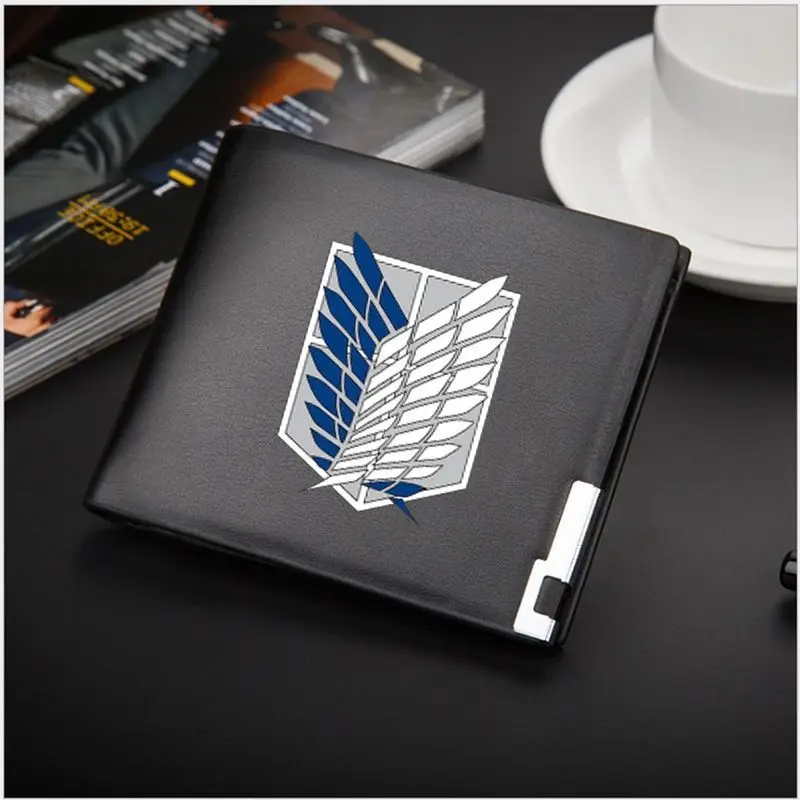 Короткий кожаный кошелек с рисунком из мультфильма атака гигантского аниме для