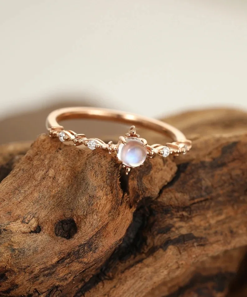 

Hot Sale New 2022 Fashion Moonstone Set Zircon Round for Women Girl Engagement Rings Rose Gold Bridal Jewelry