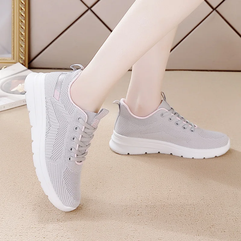 2023 Spring New Sports Shoes Women's Lightweight Soft-Soled Wear-Resistant Square Dance Shoes Middle-Aged Ladies Mother Shoes