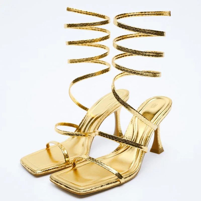 Женские босоножки на высоком каблуке шнуровке с открытым носком |