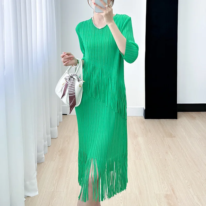 

Miyake плиссированное платье для женщин, лето 2023, новый минималистский дизайн, высококачественное модное однотонное платье с v-образным вырезом и кисточками для женщин