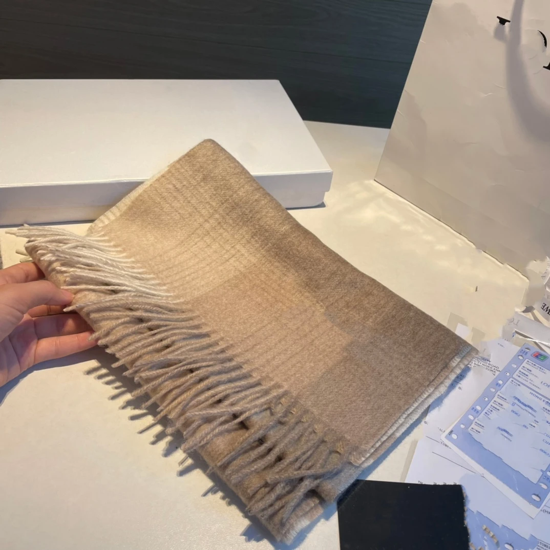 Рисунок 2 - Шарф женский на осень и зиму