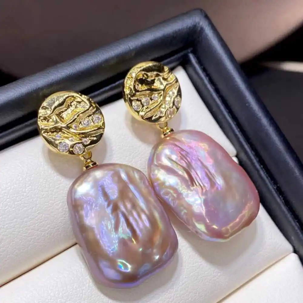 

Квадратная подвеска в стиле барокко с натуральным жемчугом, 18K