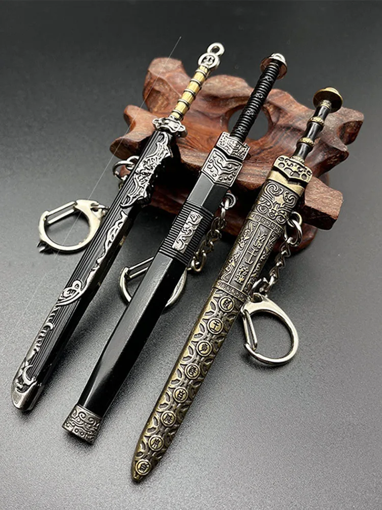 Множество моделей металлических ножек знаменитых древних мечей брелок-подвеска