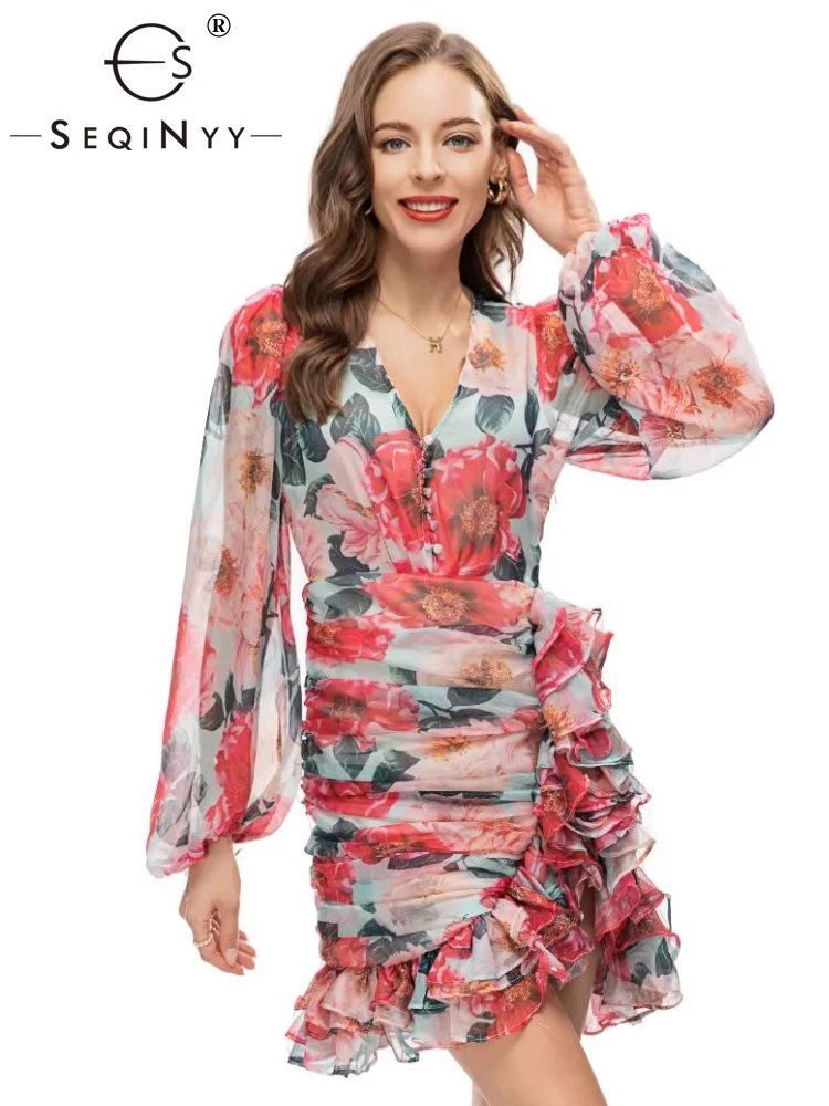 

Женское шифоновое платье с цветочным принтом и оборками