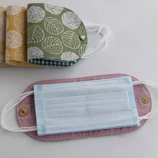 

Влагостойкий портативный контейнер для хранения маски из хлопка и льна с вышивкой