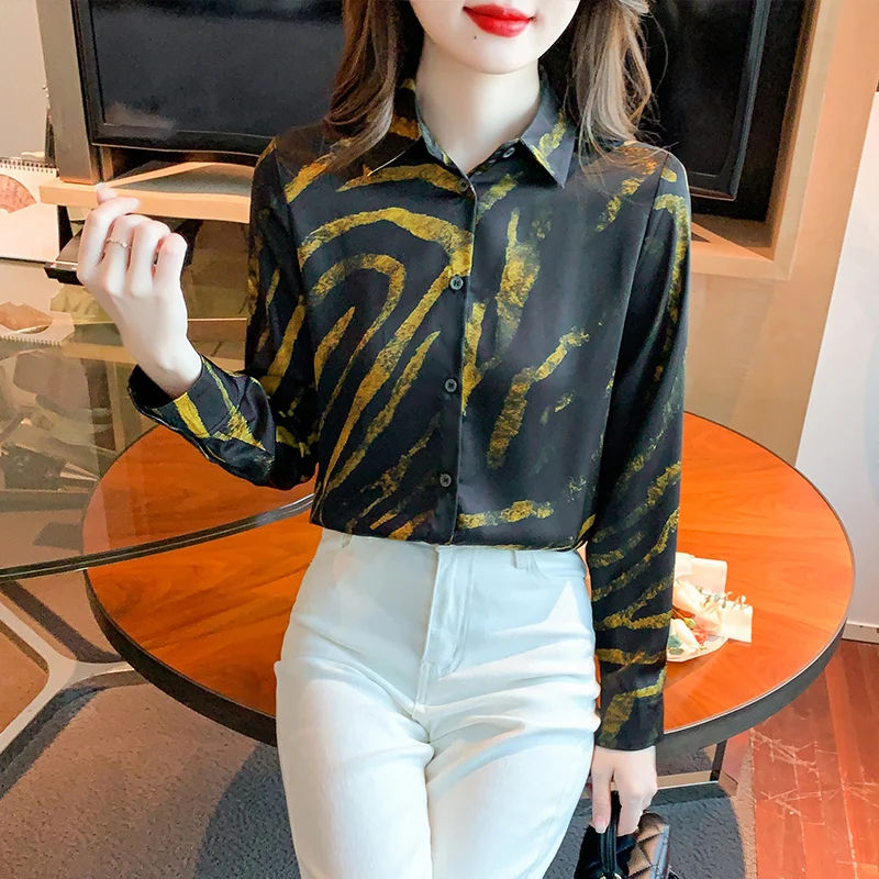 

Женская атласная рубашка с леопардовым принтом, Свободная Повседневная Блузка с длинным рукавом и отложным воротником, лето 2023