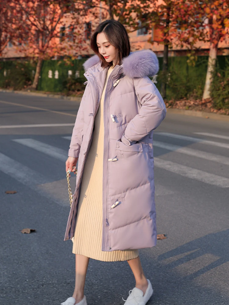 

Новинка 2022, Длинная зимняя куртка, Женское пальто на 90% белом утином пуху с роговыми пуговицами, натуральный Лисий мех, капюшон, свободная те...