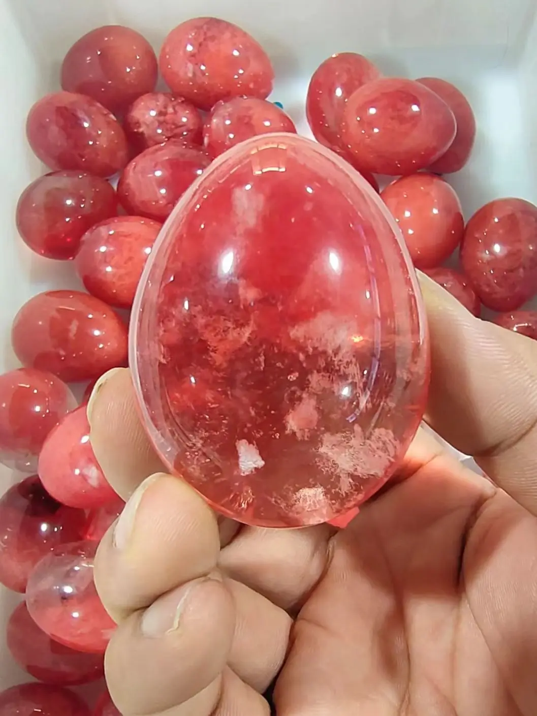 

Natural crystal red melting stone eggs, egg-shaped handmade crafts for home decoration