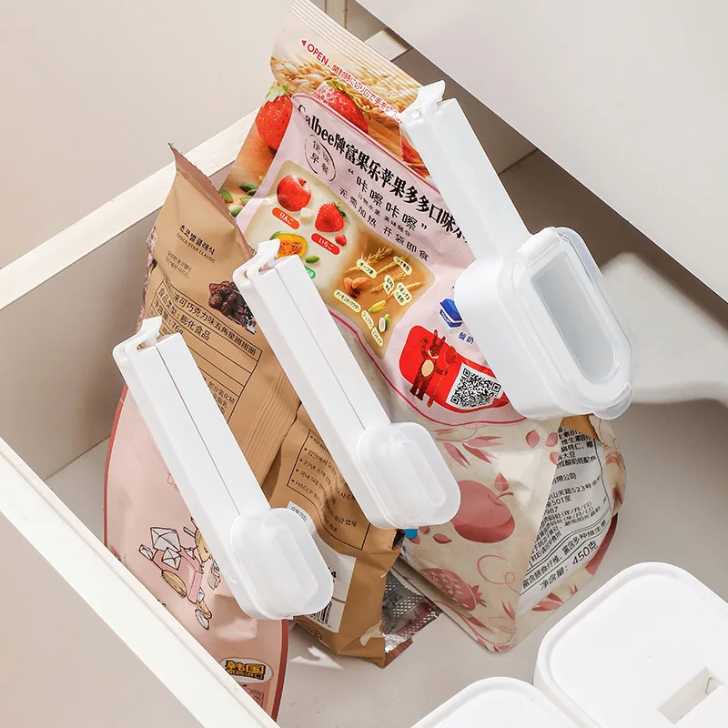 

2023 New Food Clips to Seal Pour Food Storage Bag Clip with Spout for Cereal, Snacks,Dust and moisture proof sealing clip