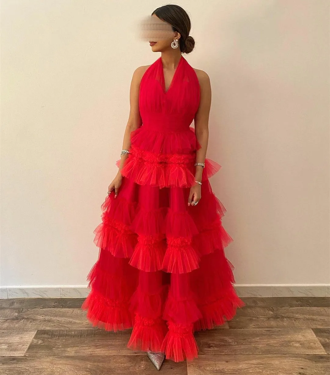 

Red Ruffles Tiered Tulle Prom Dresses Long Ball Gowns for Women Sweep Train Halter Neck Celebrity Dress Sleeveless فساتين كوكتي