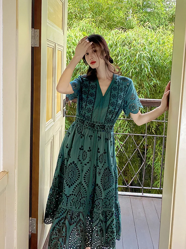 ΠΠ΅Π½ΡΠΊΠΎΠ΅ Π₯Π»ΠΎΠΏΠΊΠΎΠ²ΠΎΠ΅ ΠΏΠ»Π°ΡΡΠ΅-ΠΌΠ°ΠΊΡΠΈ Ρ Π²ΡΡΠΈΠ²ΠΊΠΎΠΉ, V-ΠΎΠ±ΡΠ°Π·Π½ΡΠΌ Π²ΡΡΠ΅Π·ΠΎΠΌ ΠΠ΅Π½ΡΠΊΠΎΠ΅ Π₯Π»ΠΎΠΏΠΊΠΎΠ²ΠΎΠ΅ ΠΏΠ»Π°ΡΡΠ΅-ΠΌΠ°ΠΊΡΠΈ Ρ Π²ΡΡΠΈΠ²ΠΊΠΎΠΉ, V-ΠΎΠ±ΡΠ°Π·Π½ΡΠΌ Π²ΡΡΠ΅Π·ΠΎΠΌ