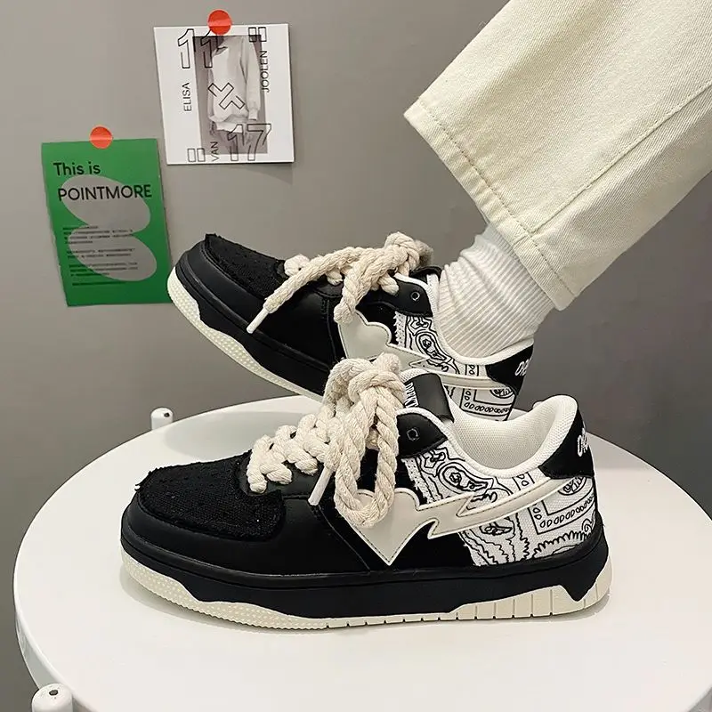 

Summer Y2k Fashion Casual Sneakers Men Heart Graffiti Thick Bottom Outdoor Walking Shoes Breathable Designer Skateboard Shoes