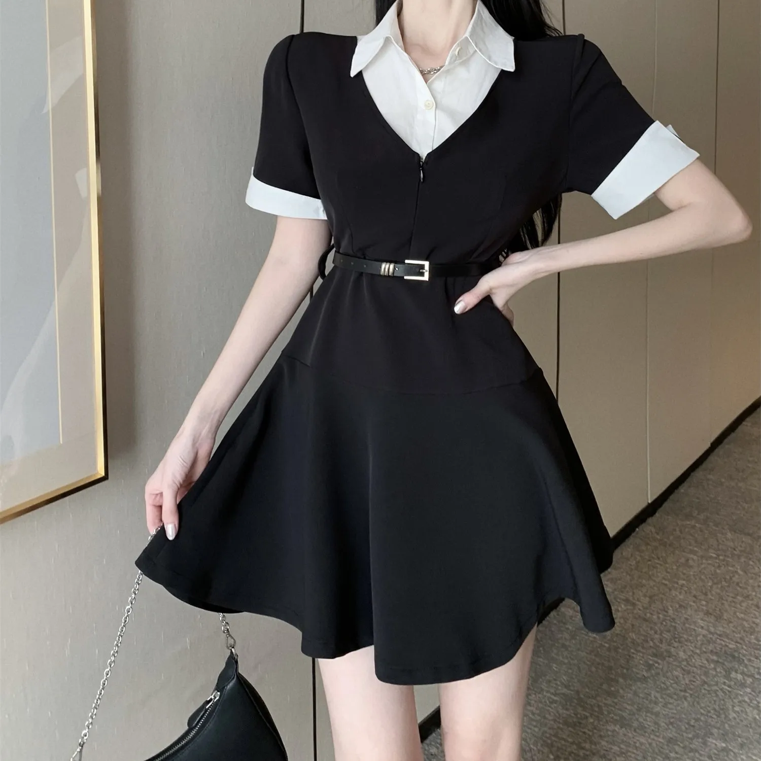 

Новое привлекательное дизайнерское платье-поло с воротником из двух частей, приталенное платье с поясом