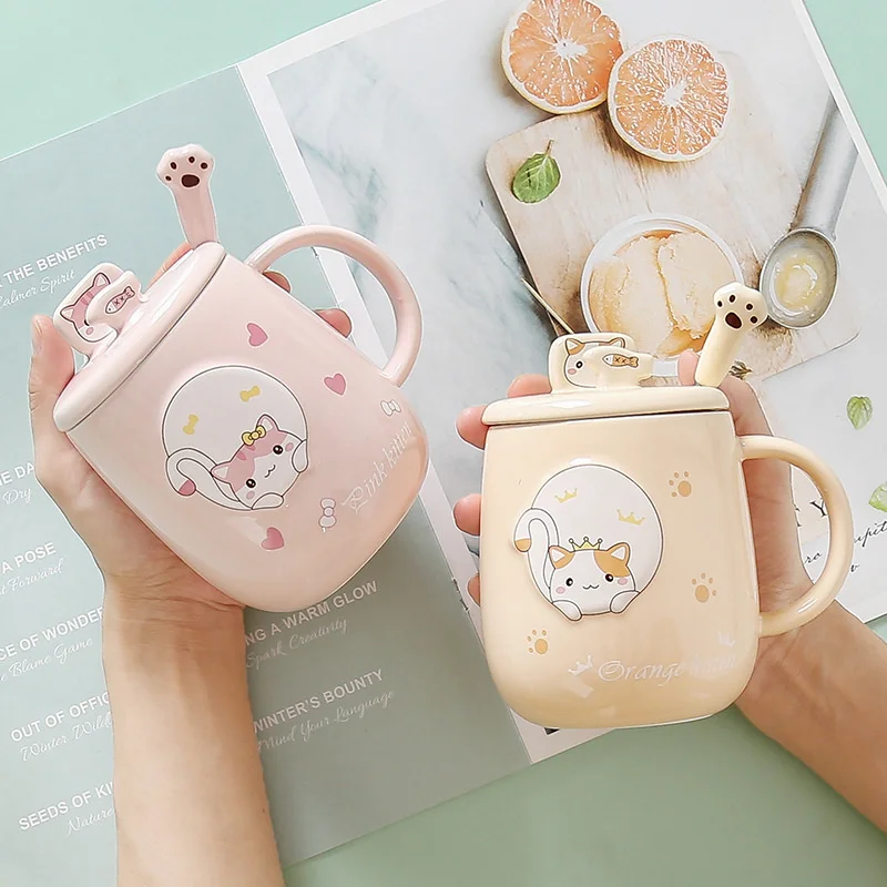 

Кружка с милым котом, керамическая с ложкой и крышкой, индивидуальная офисная чашка с мультяшным изображением девушки, сердца, молока, кофе, ...