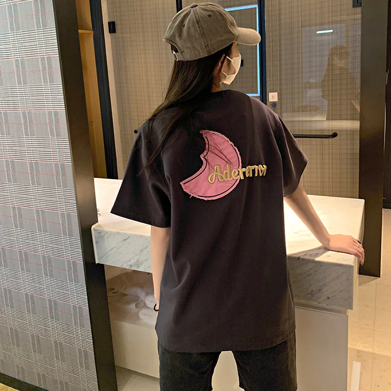 

Spot ADER Short-sleeved Spring and Summer New Design Sense Small Letters Embroidered Loose Round Neck T-shirt Women's Fashion