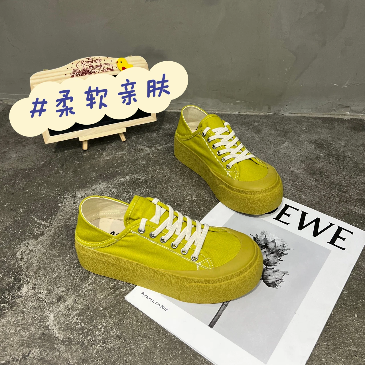 

Парусиновые туфли на толстой подошве для женщин, новинка весны и лета 2022, ярких цветов, двухсторонняя женская обувь без застежки, низкие кро...