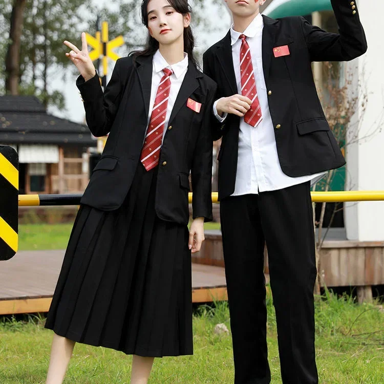 Трехсекционная спортивная форма для учащихся средней школы осенний комплект